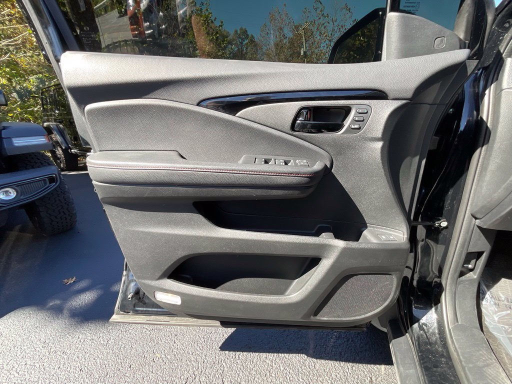 Used 2024 Honda Passport Black Edition image 8