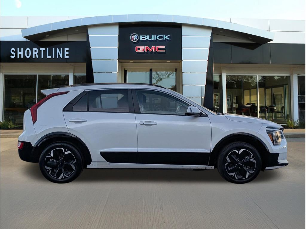 Used 2023 Kia Niro Wind image 2