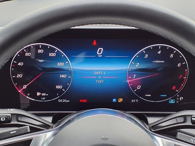 Used 2025 Mercedes-Benz GLC 300 image 11