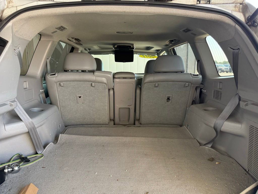 Used 2011 Toyota Highlander SE w/ Tow Pkg image 17