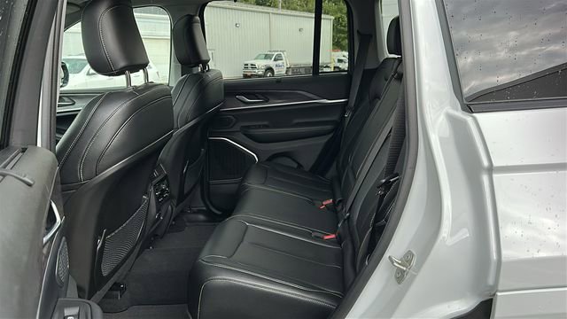 Used 2023 Jeep Grand Cherokee 30th Anniversary image 27