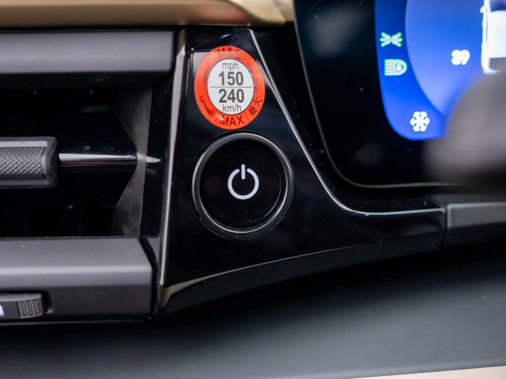 Certified 2024 Porsche Macan 4 Electric image 27