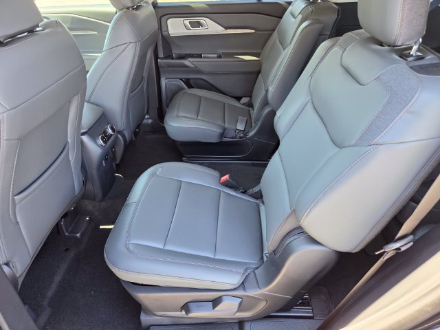 New 2026 Ford Explorer Active w/ Active Comfort Package RWD image 7