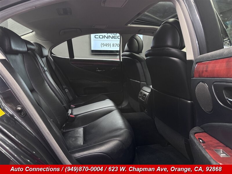 Used 2007 Lexus LS 460 RWD image 7