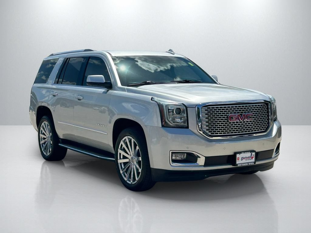 Used 2017 GMC Yukon Denali RWD video 3