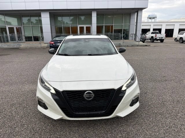 Used 2022 Nissan Altima 2.5 SR w/ Midnight Edition Package FWD image 2