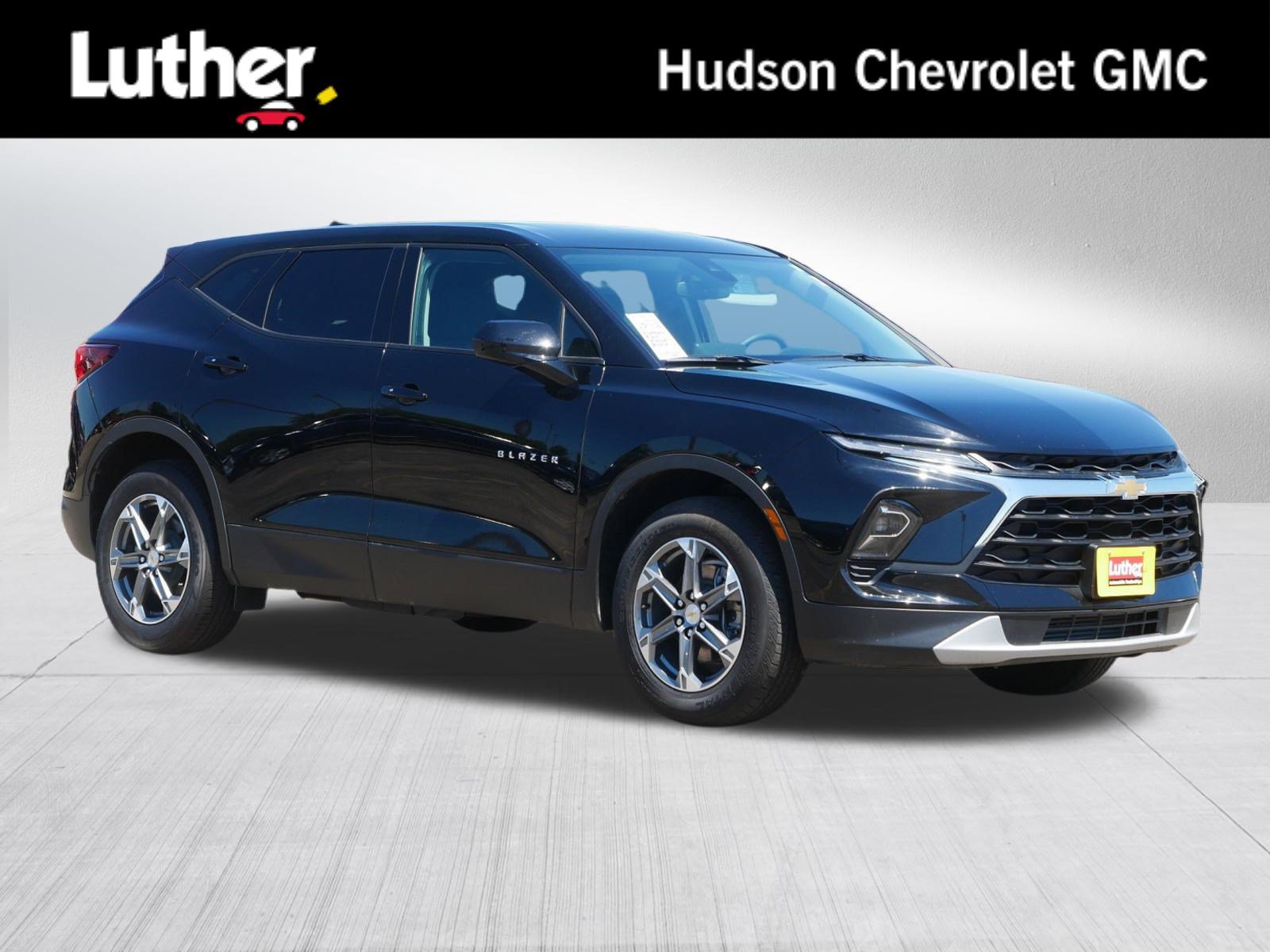 Used 2025 Chevrolet Blazer LT AWD/4WD image 1