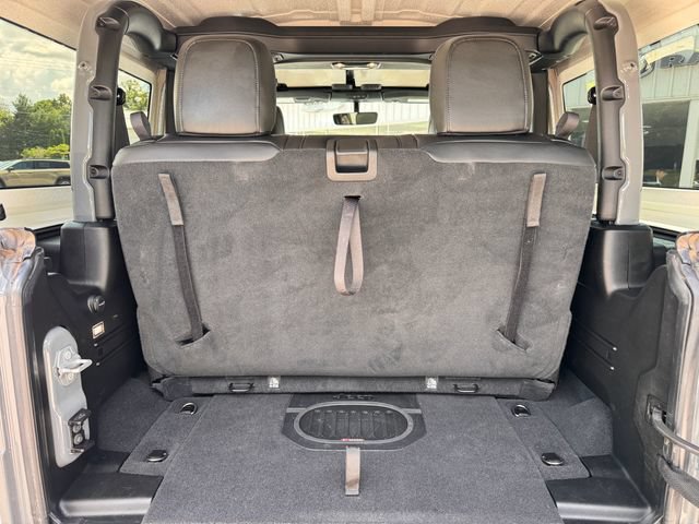 Used 2022 Jeep Wrangler Rubicon w/ LED Lighting Group AWD/4WD image 6