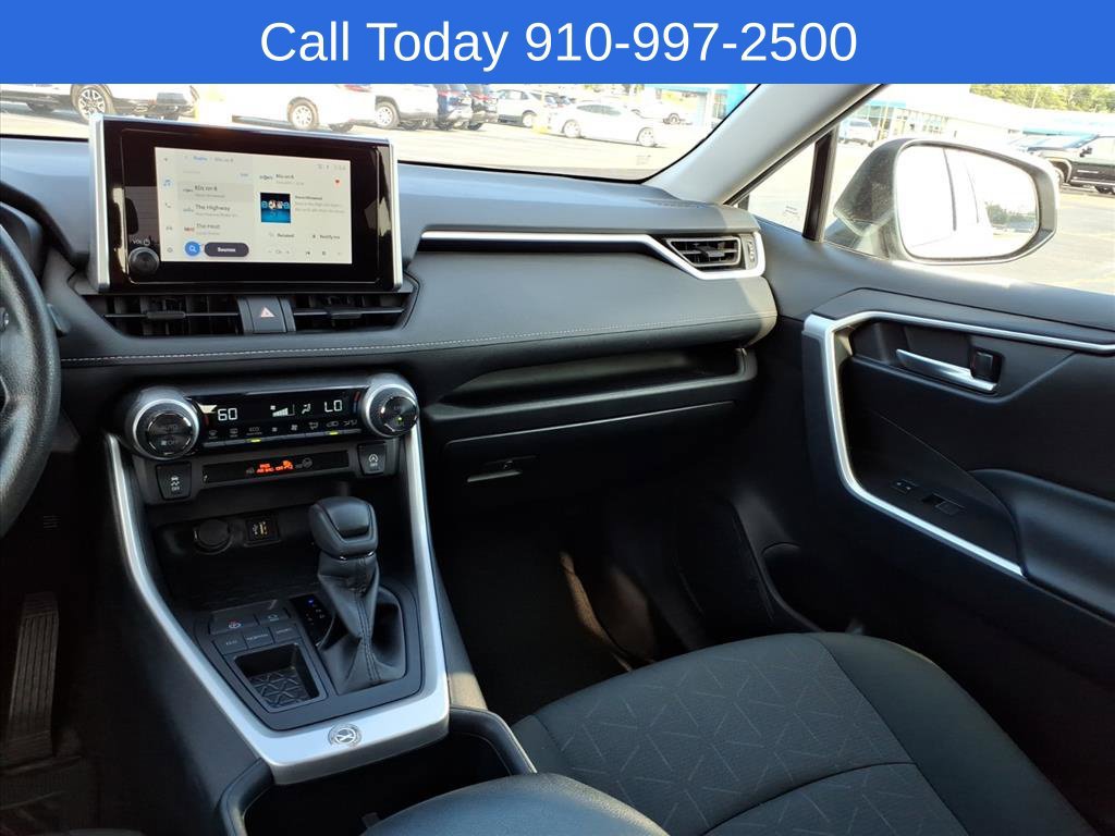 Used 2024 Toyota RAV4 XLE FWD image 24