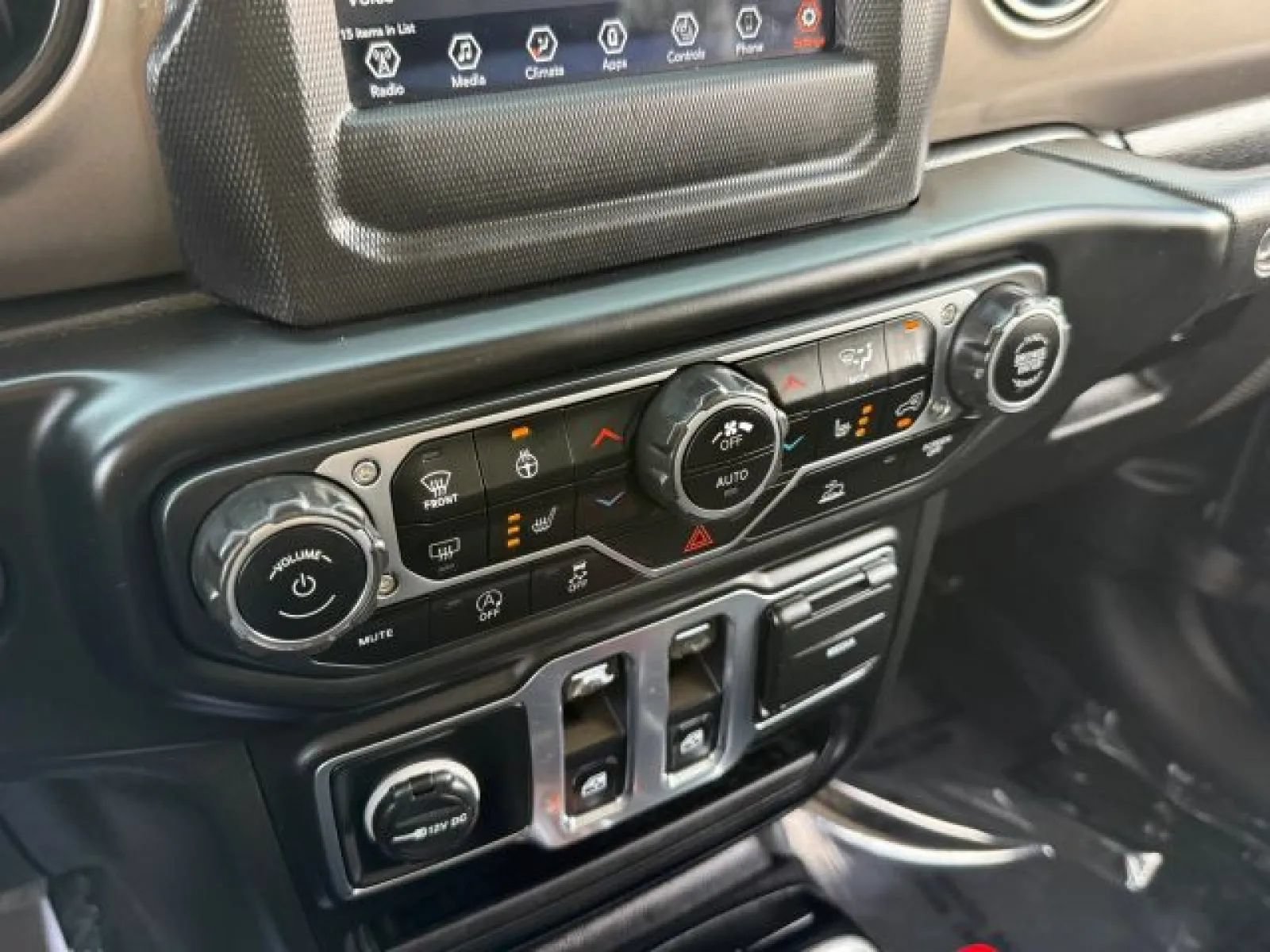 Used 2021 Jeep Wrangler Sport AWD/4WD image 29