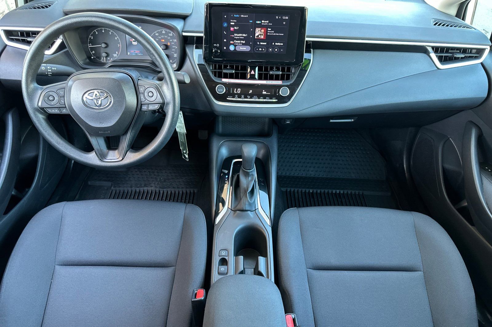 Used 2025 Toyota Corolla LE image 13