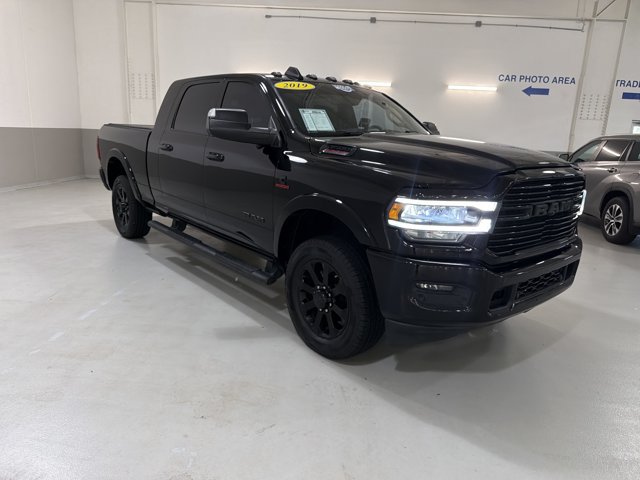 Used 2019 RAM 3500 Laramie w/ Black Appearance Package AWD/4WD image 4