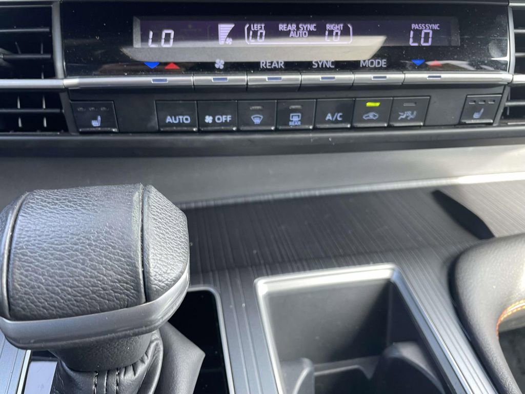 Used 2021 Toyota Sienna XSE image 41