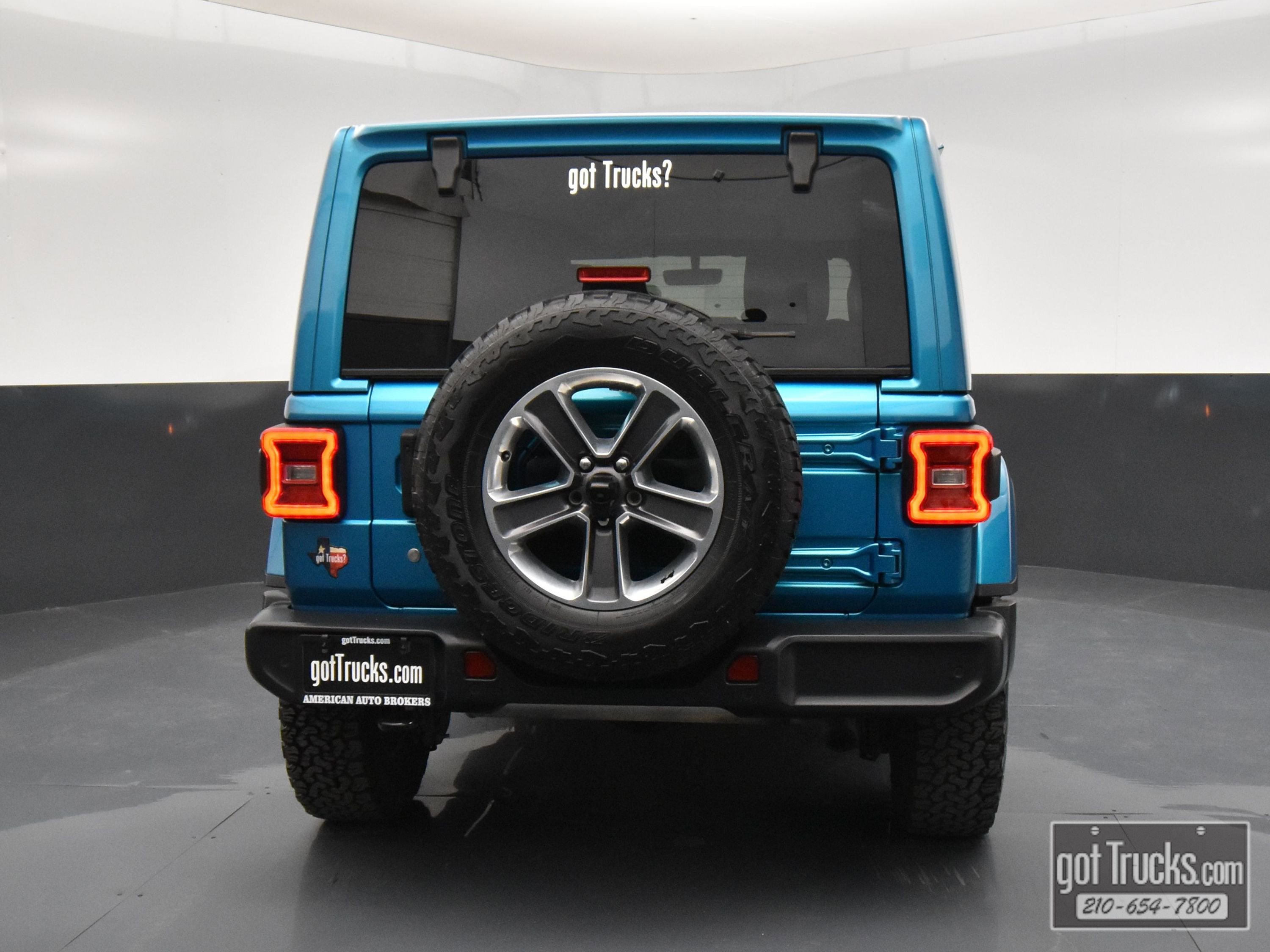 Used 2020 Jeep Wrangler Unlimited Sahara image 5