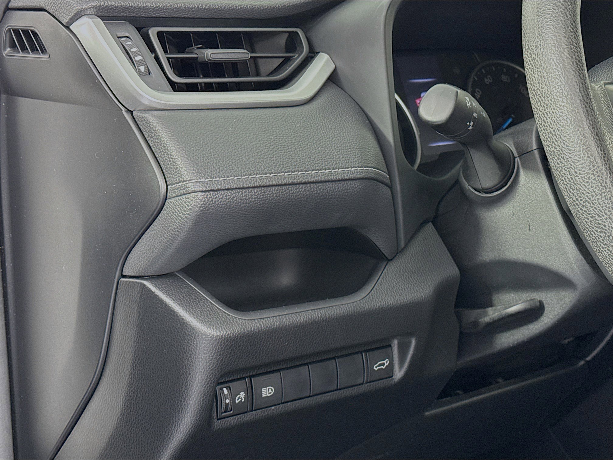 Used 2020 Toyota RAV4 XLE image 10