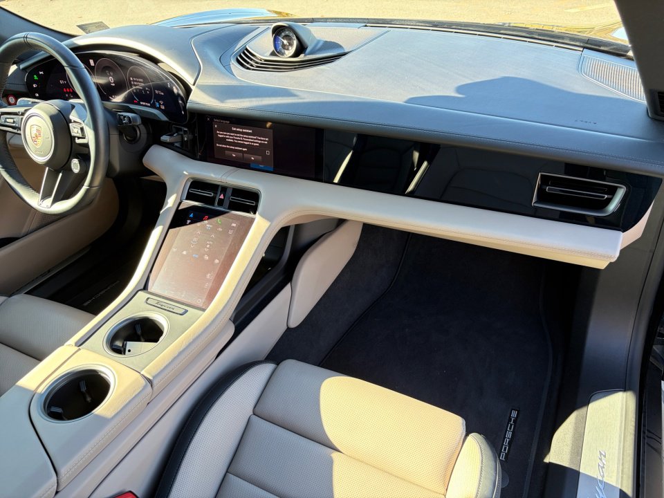 Certified 2025 Porsche Taycan image 18