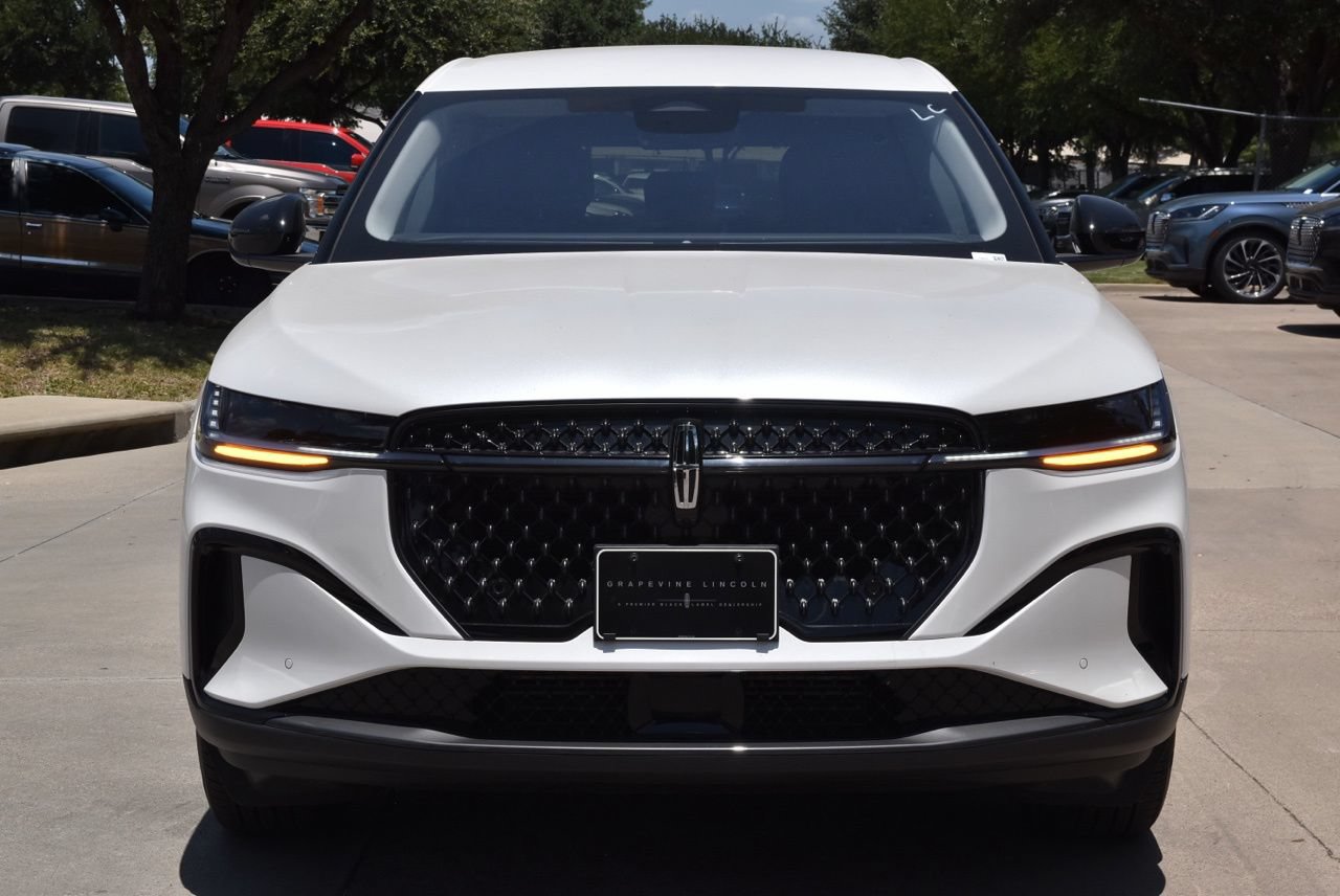 New 2026 Lincoln Nautilus Premier w/ Jet Appearance Package AWD/4WD image 2