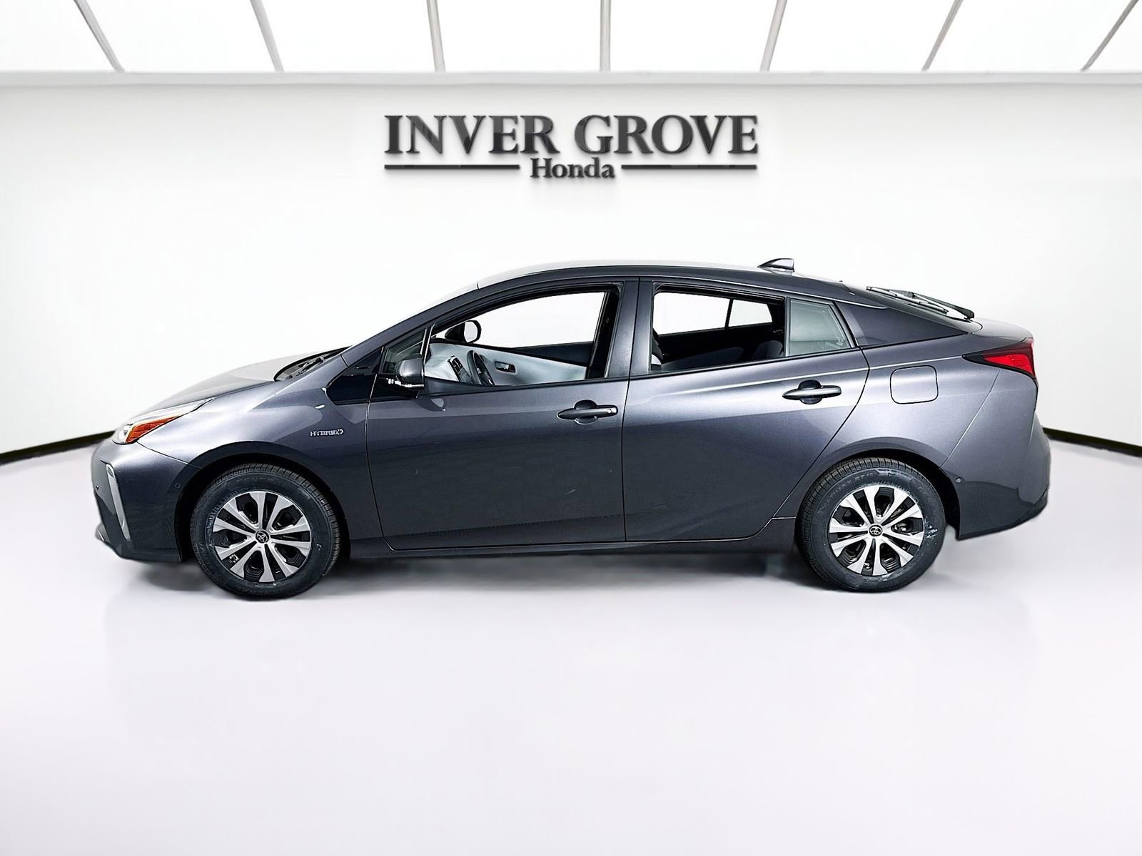 Used 2020 Toyota Prius LE AWD/4WD image 8