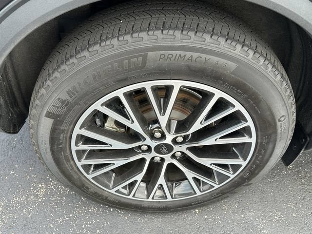 Used 2024 Ford Escape SE w/ PHEV Premium Package FWD image 7