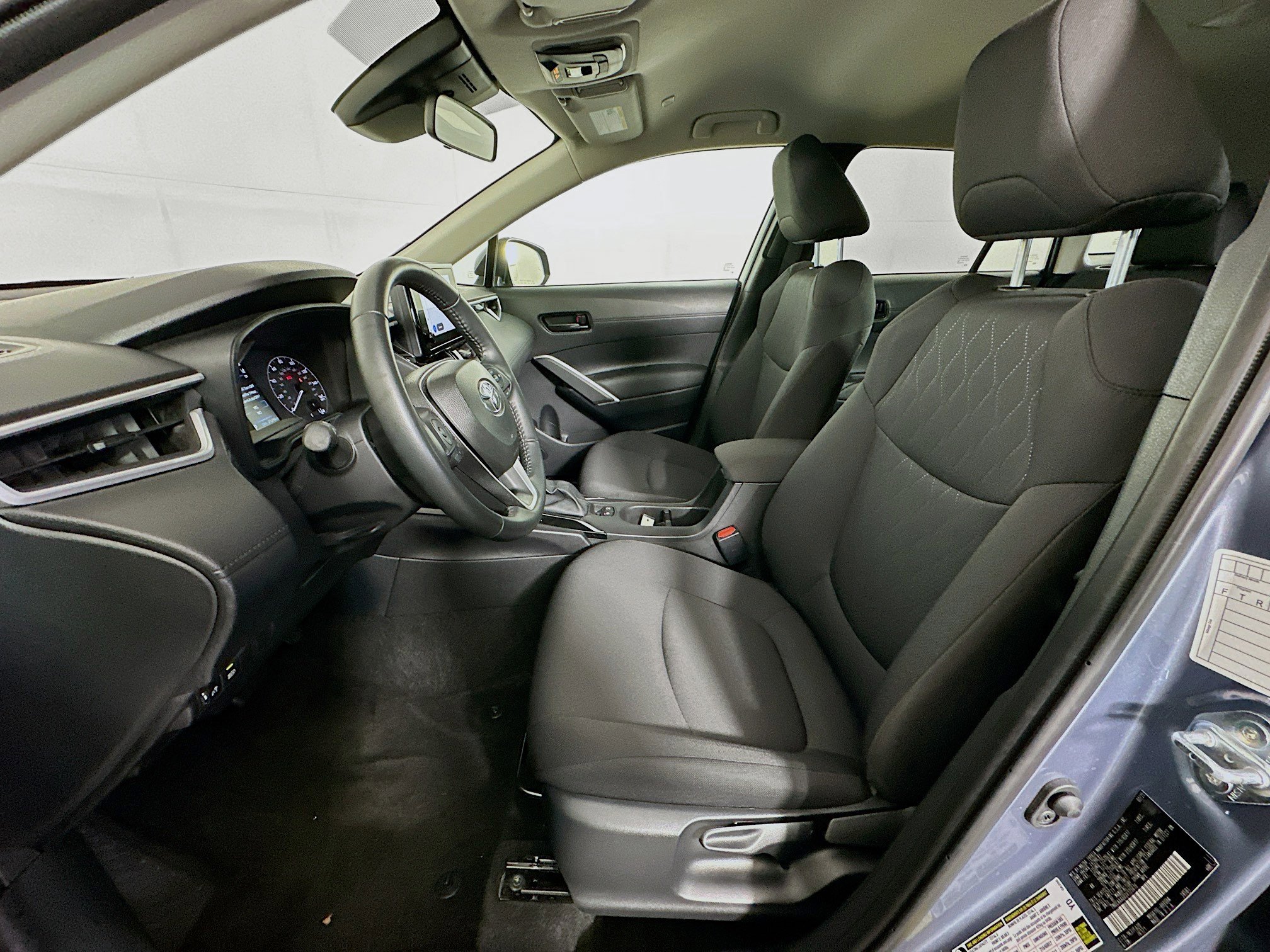 Used 2025 Toyota Corolla Cross LE image 13