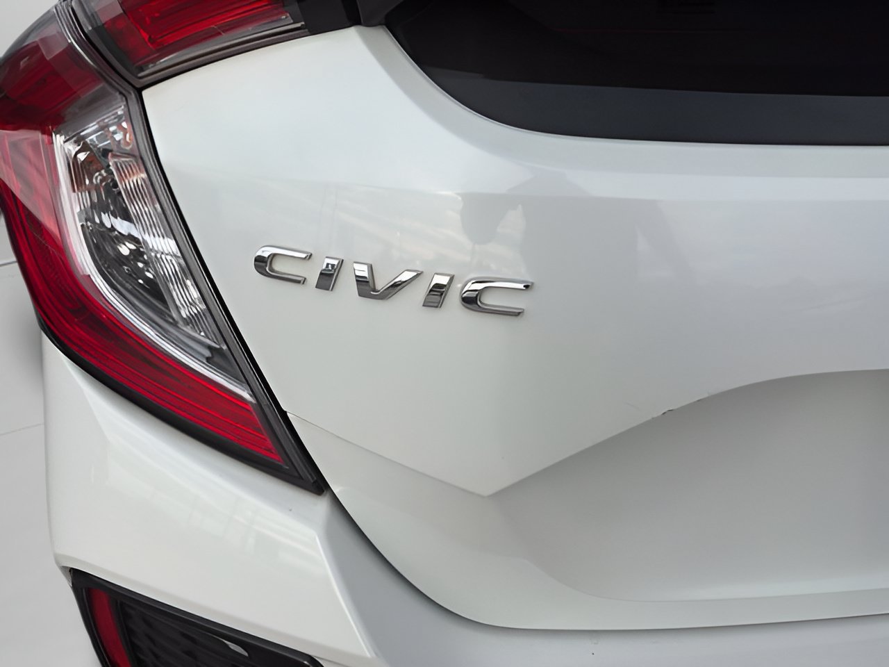 Used 2019 Honda Civic Sport Touring image 14