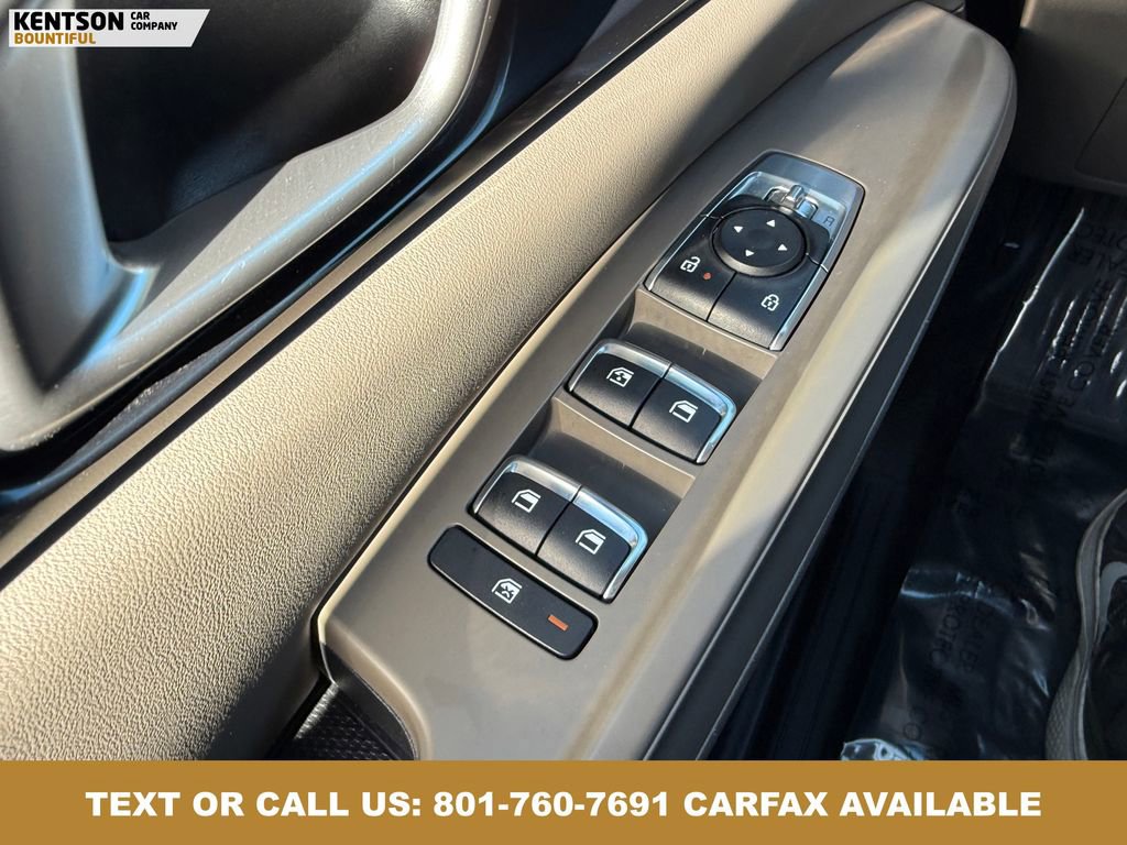 Used 2025 Kia Carnival FWD image 21