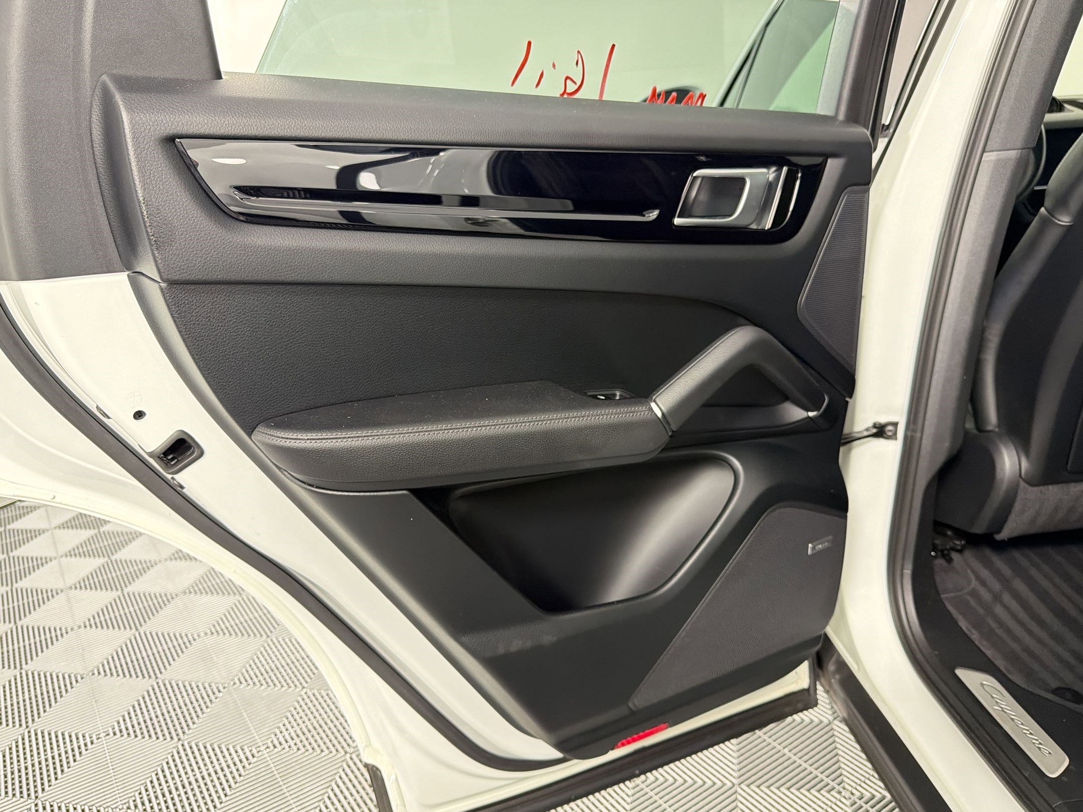 Certified 2019 Porsche Cayenne S image 30