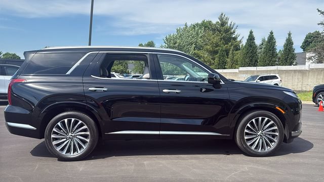 Used 2024 Hyundai Palisade AWD image 3