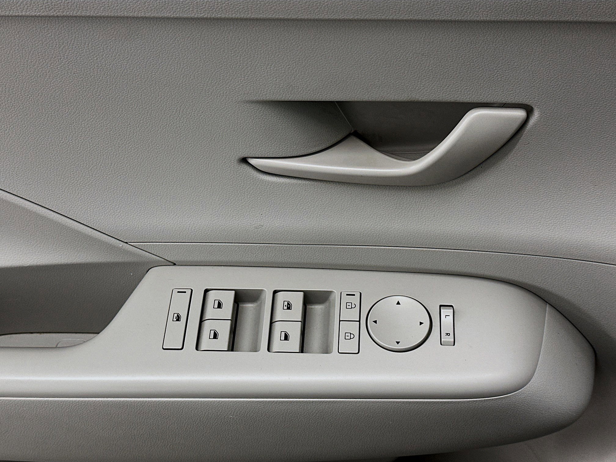 Used 2025 Hyundai Kona SEL image 15