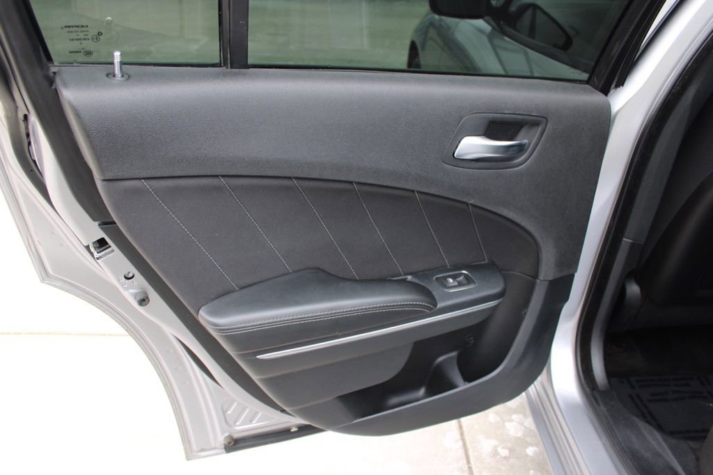 Used 2016 Dodge Charger SXT image 24