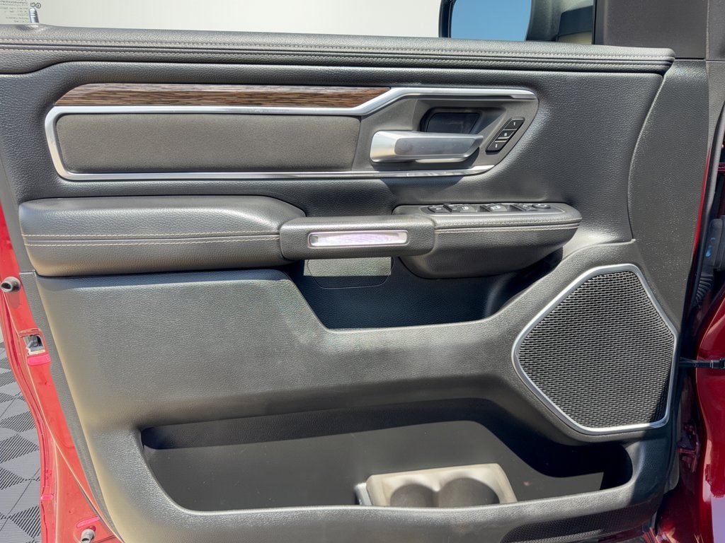 Used 2019 RAM 1500 Laramie AWD/4WD image 14