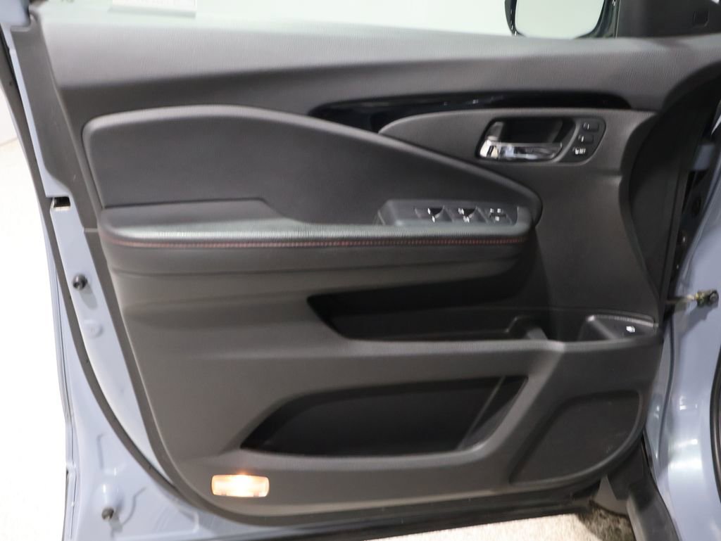 Used 2022 Honda Ridgeline Black Edition image 13