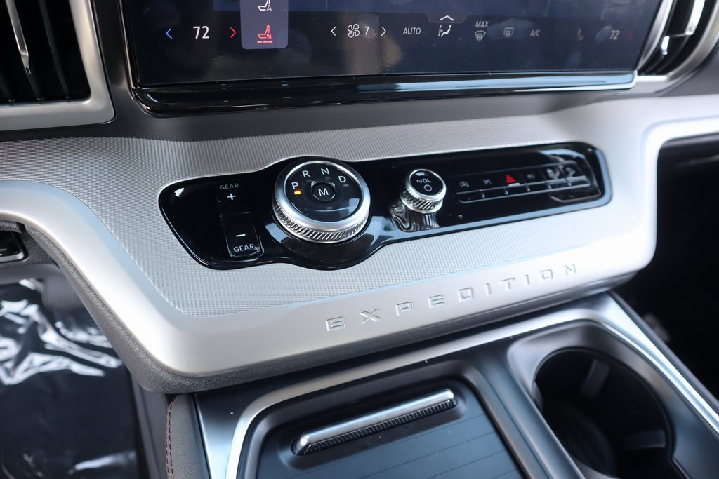 New 2025 Ford Expedition Active image 9
