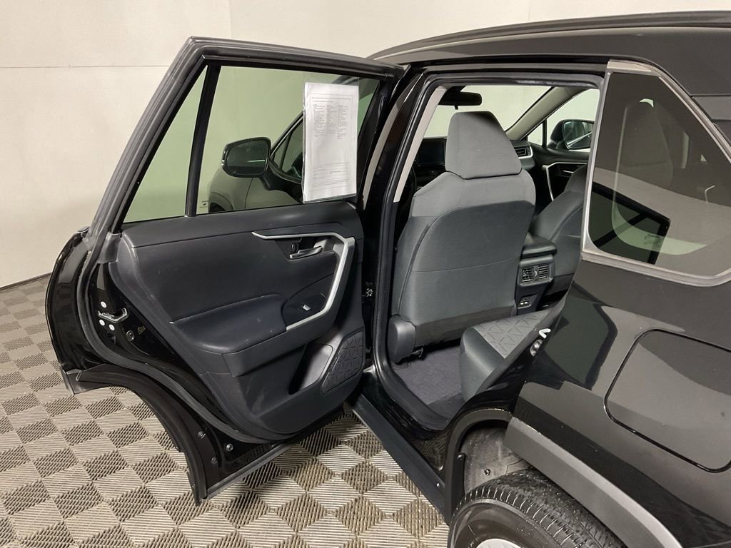Used 2021 Toyota RAV4 XLE image 29