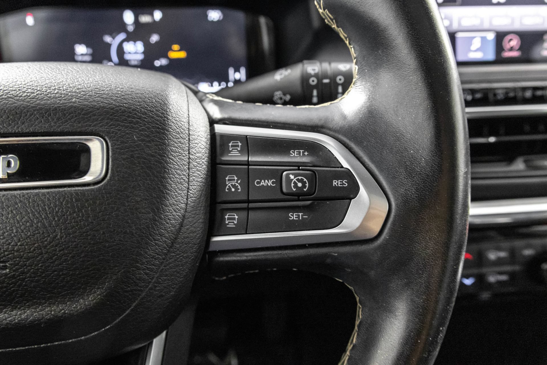 Used 2022 Jeep Compass High Altitude AWD/4WD image 28