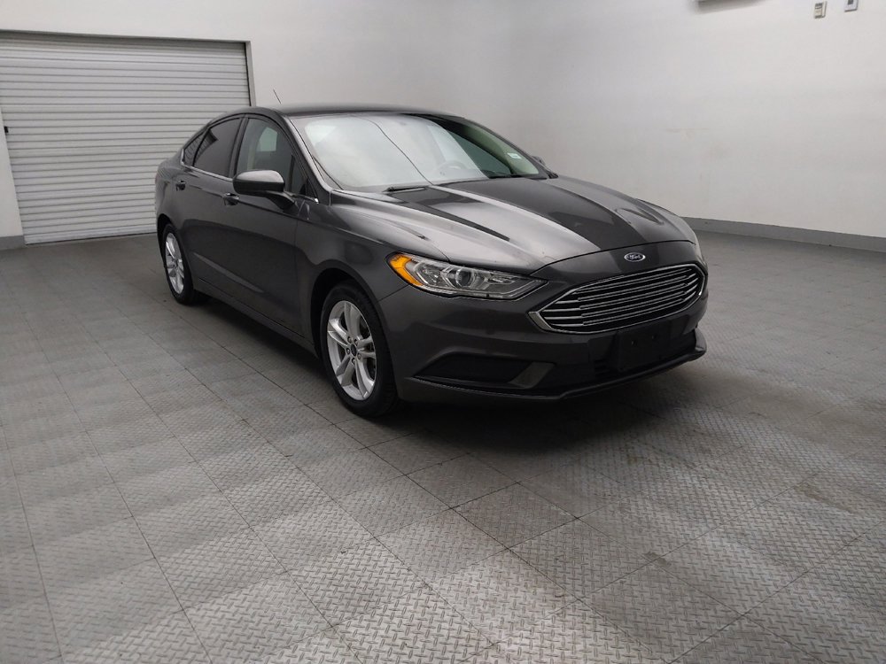 Used 2018 Ford Fusion SE w/ Fusion SE Technology Package FWD image 13