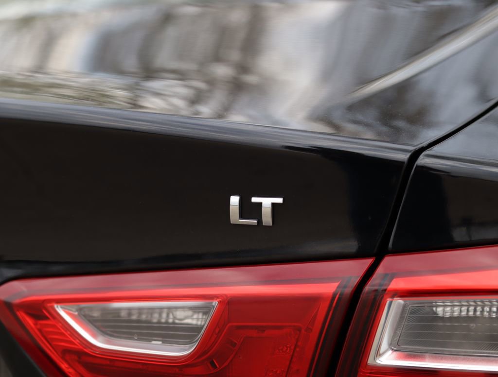 Used 2023 Chevrolet Malibu LT FWD image 32