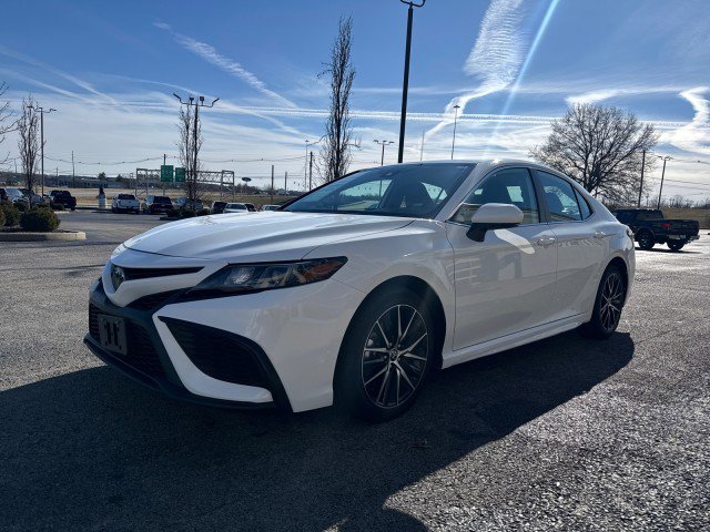 Used 2024 Toyota Camry SE FWD image 16