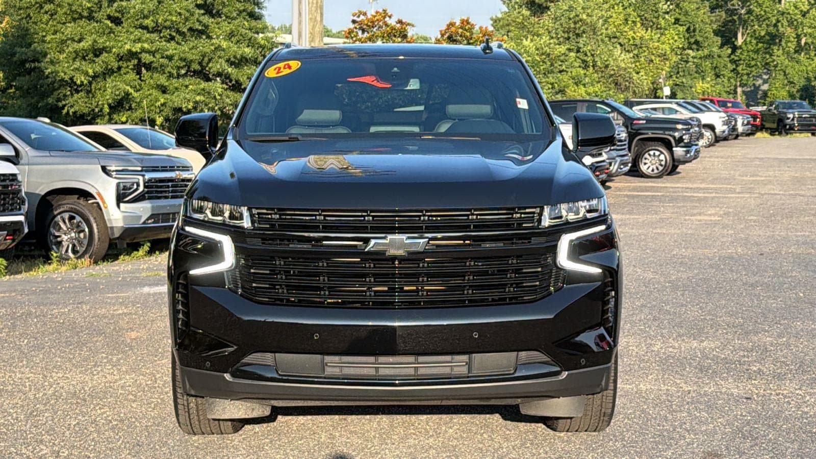 Used 2024 Chevrolet Suburban RST w/ Luxury Package AWD/4WD video 2