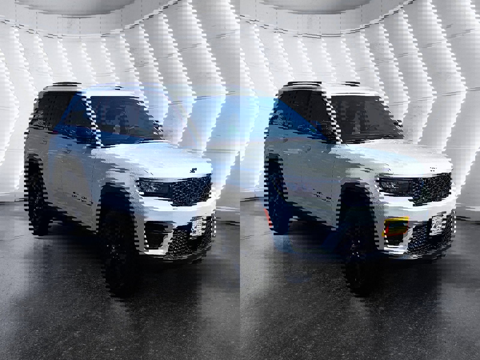 Certified 2025 Jeep Grand Cherokee Altitude AWD/4WD image 8