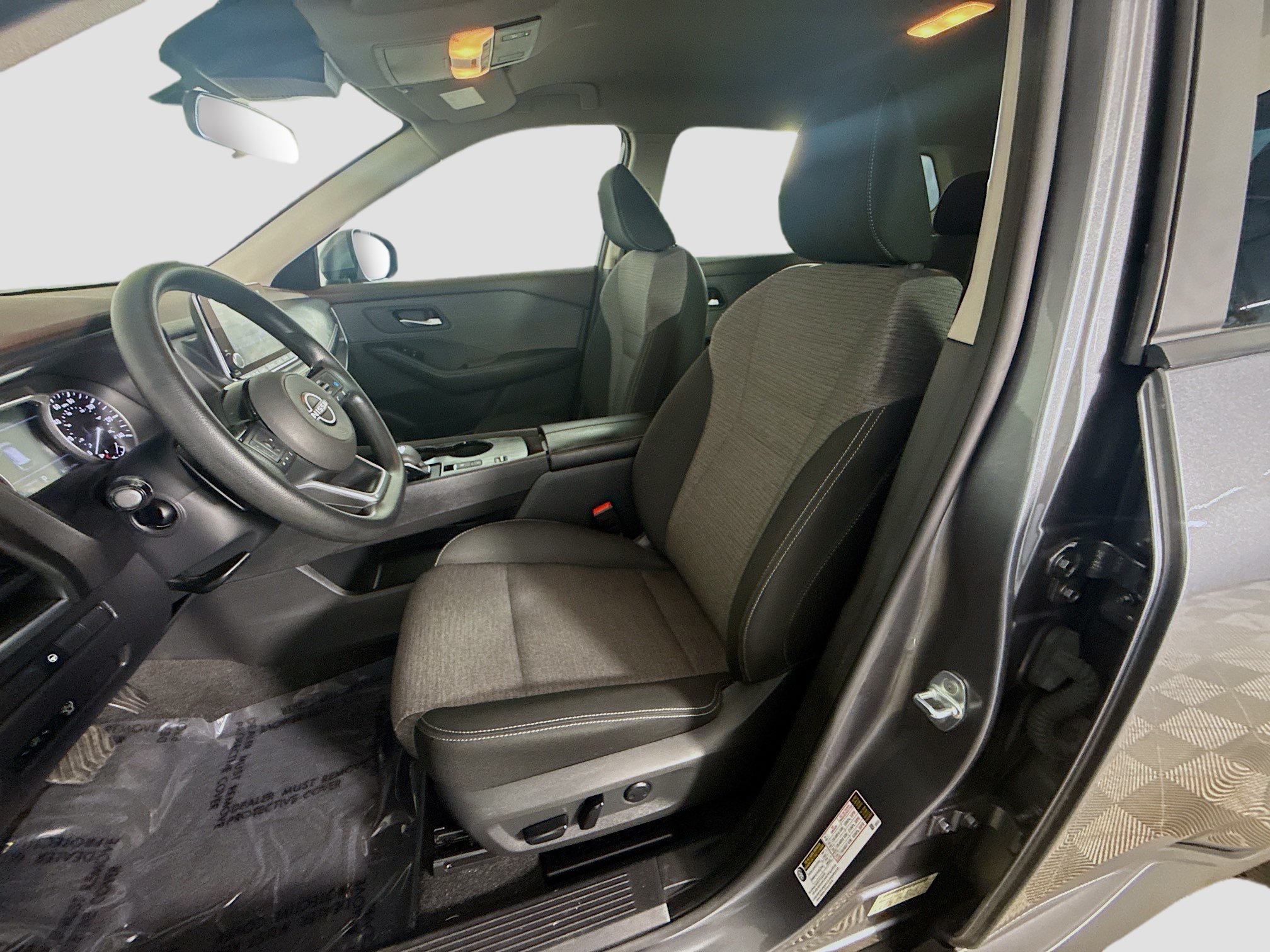 Used 2023 Nissan Rogue SV FWD image 22