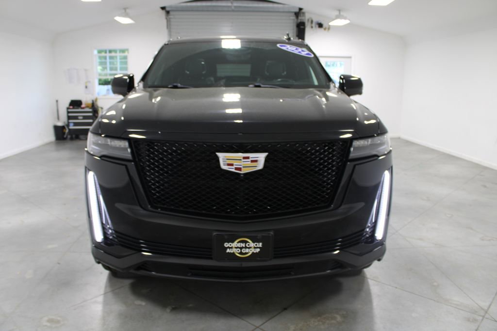 Used 2024 Cadillac Escalade ESV Sport RWD image 3