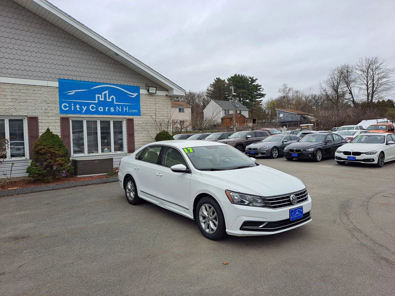 Used 2017 Volkswagen Passat 1.8T S FWD image 2