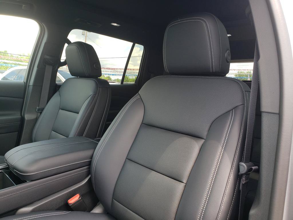 Used 2026 Chevrolet Traverse LT w/ Sun and Wheel Package FWD image 26