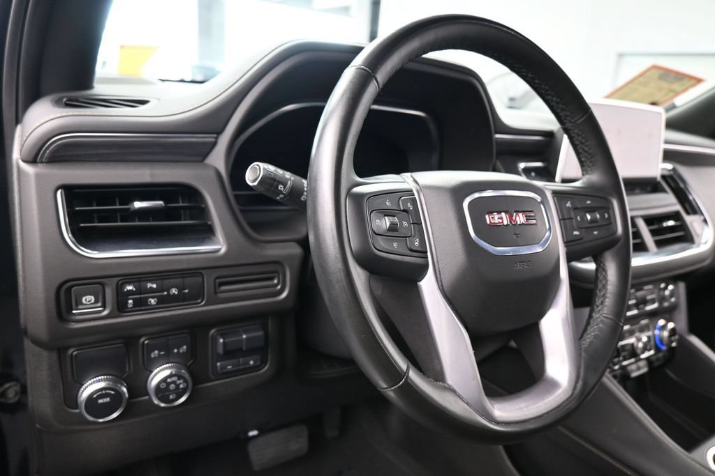 Used 2024 GMC Yukon XL SLT w/ SLT Luxury Package RWD image 16