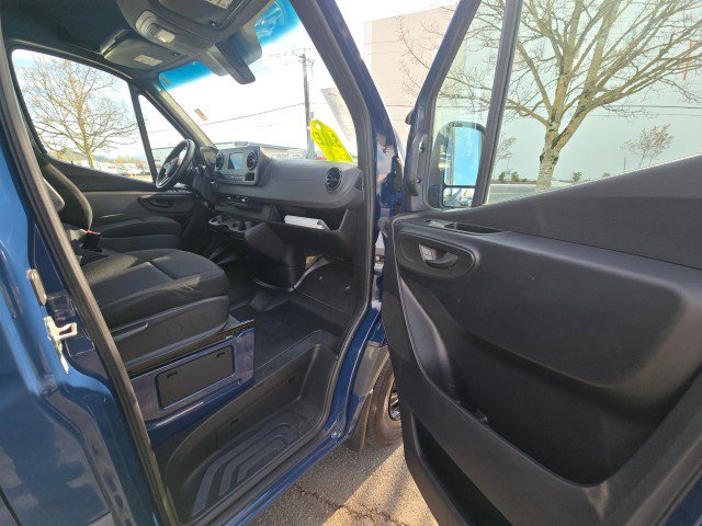 Used 2021 Mercedes-Benz Sprinter 2500 image 11