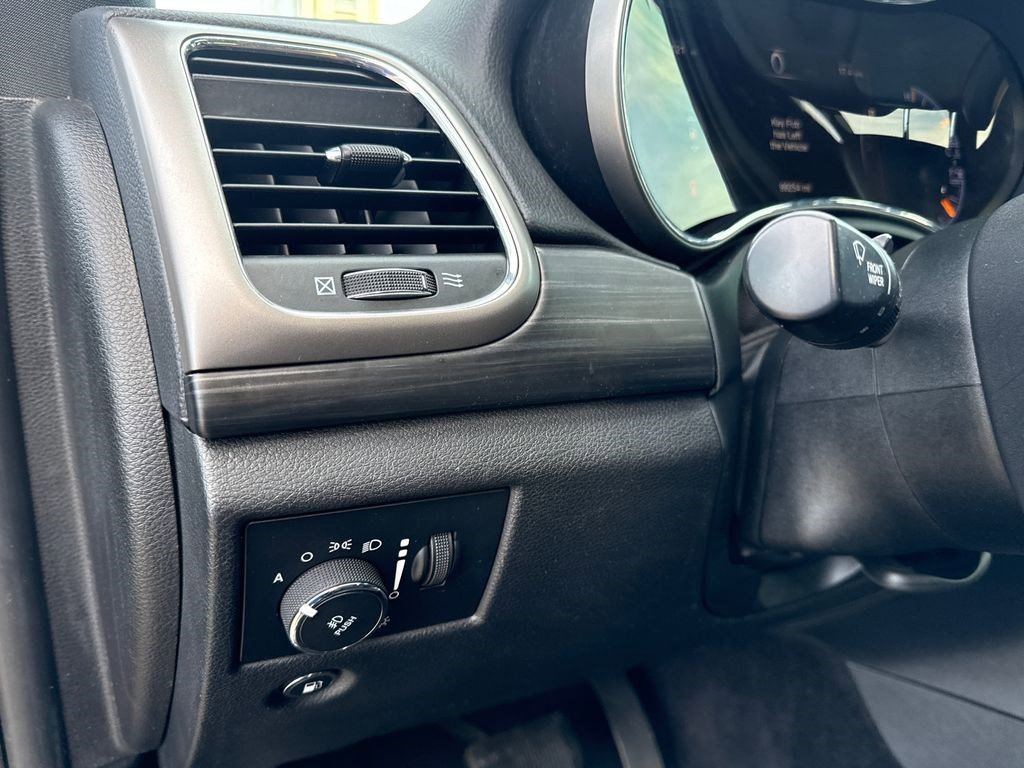 Used 2019 Jeep Grand Cherokee Altitude AWD/4WD image 23