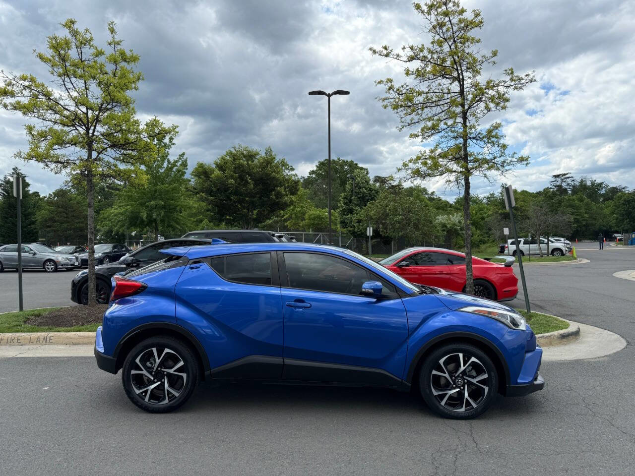 Used 2018 Toyota C-HR XLE image 3