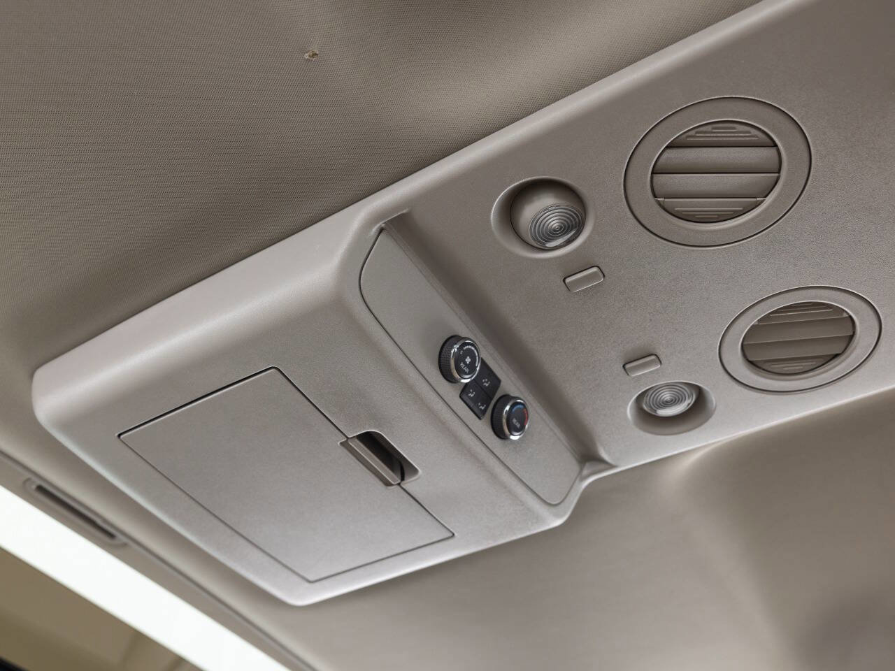 Used 2015 Nissan Armada Platinum image 34