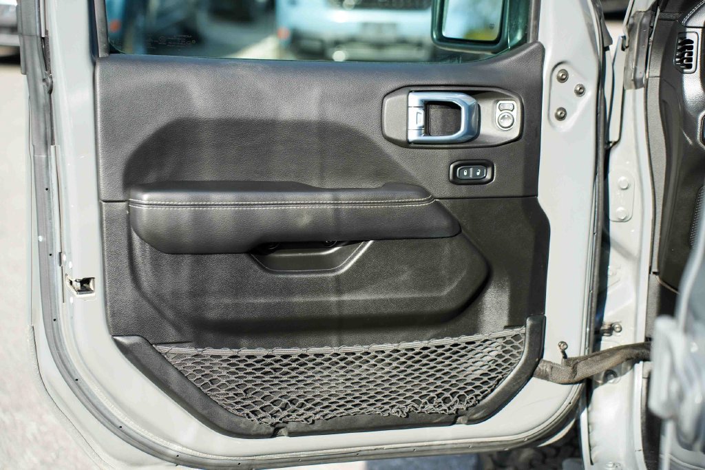 Used 2021 Jeep Wrangler Unlimited Sahara AWD/4WD image 12